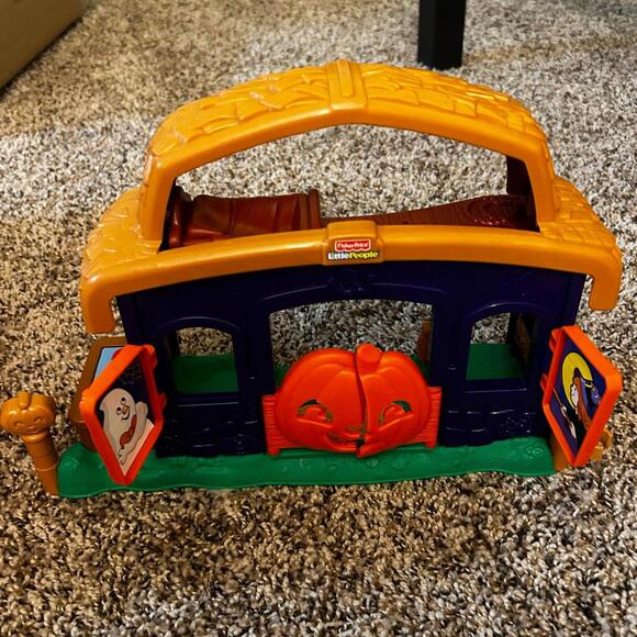 Fisher-Price Little People Halloween Pumpkin Party (NWT) - Picture 5 of 7